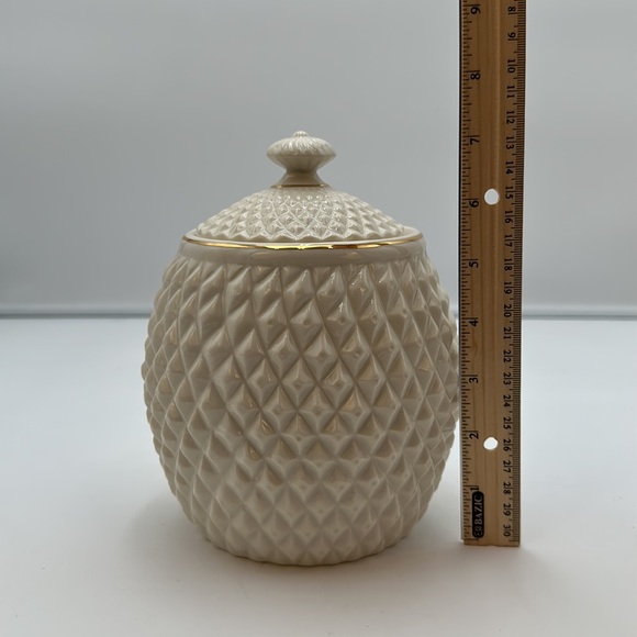 Belleek Heritage Collection Diamond China Biscuit Barrel/Jar - Picture 14 of 16